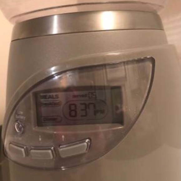 PetMate Automatic Pet Food Dispenser - Picture 3 of 7